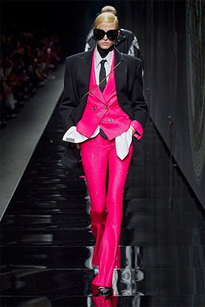 Versace fashion look in pink