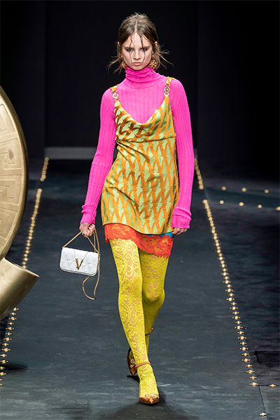 Versace fashion look in pink
